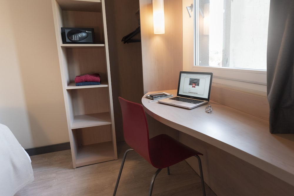 Ibis Pilar 23/63