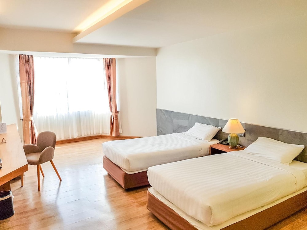 Phayao Gateway Hotel 9/49