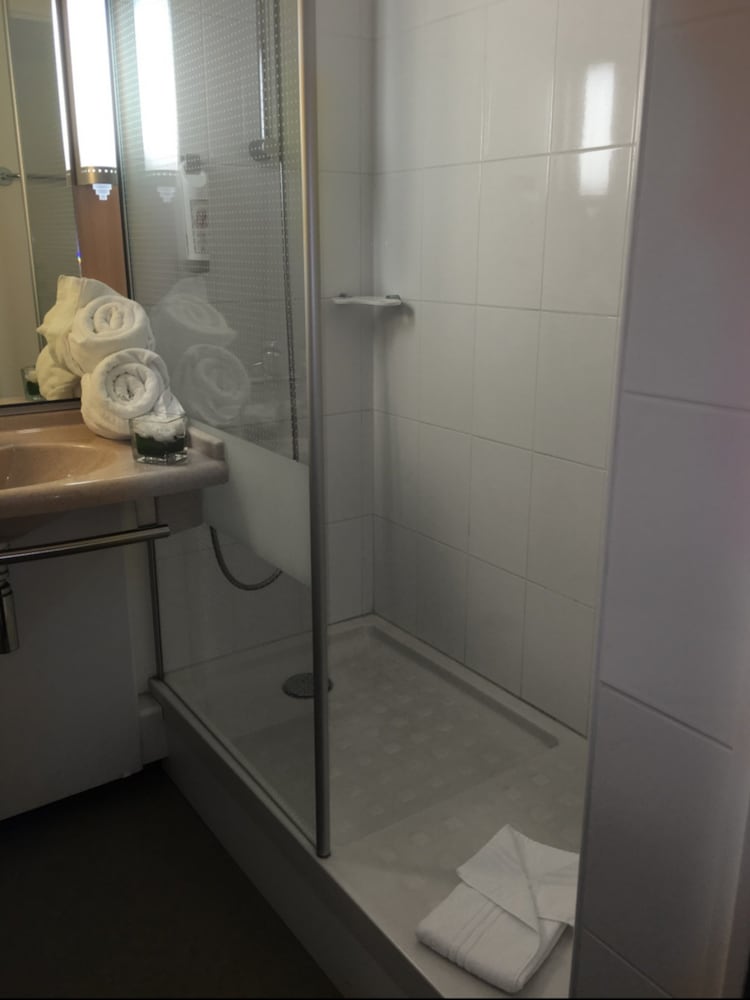 Ibis Rennes Cesson 24/76
