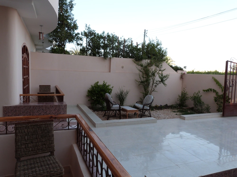 Luxor Plaza House 16/37