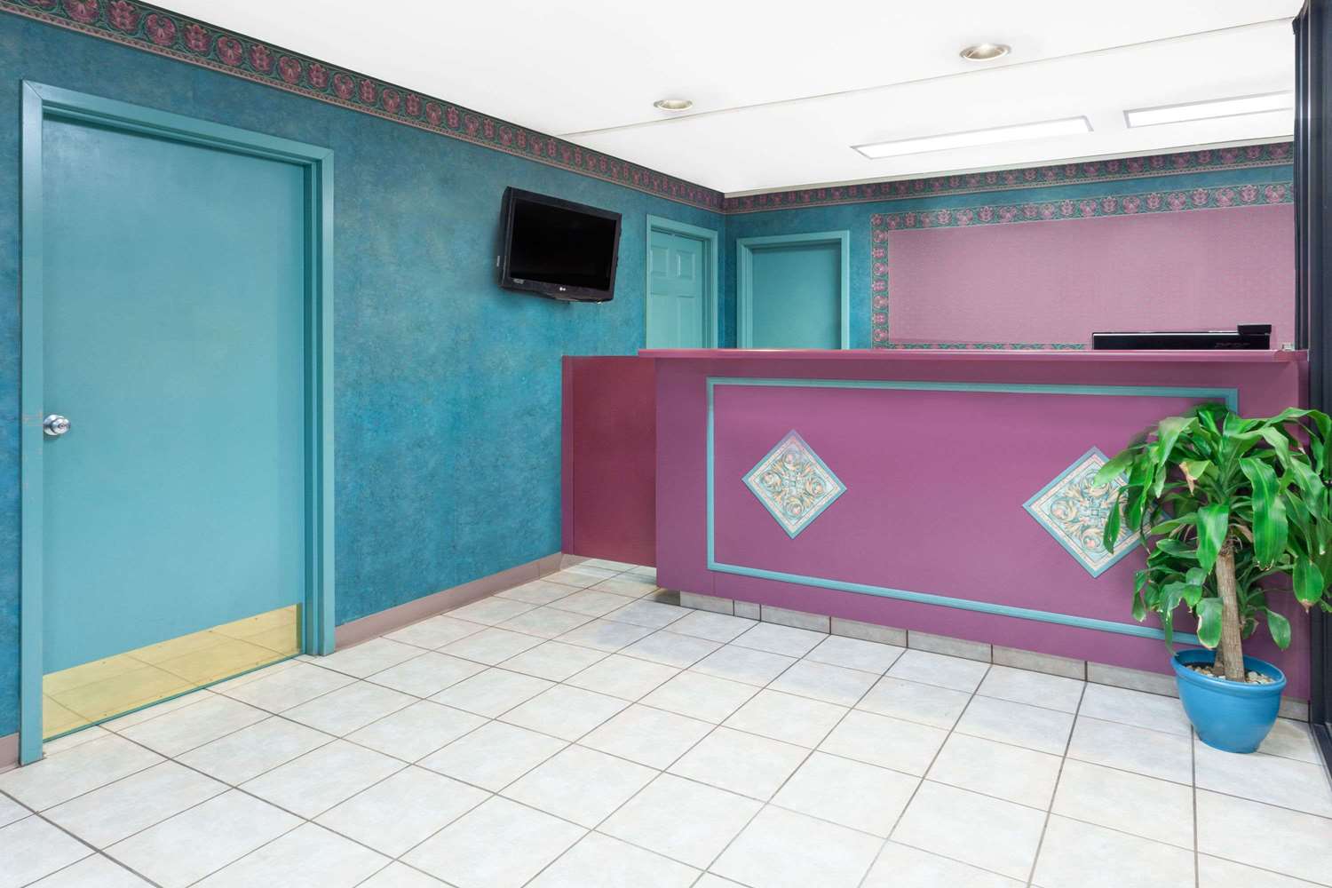 Days Inn by Wyndham Morristown 2/6