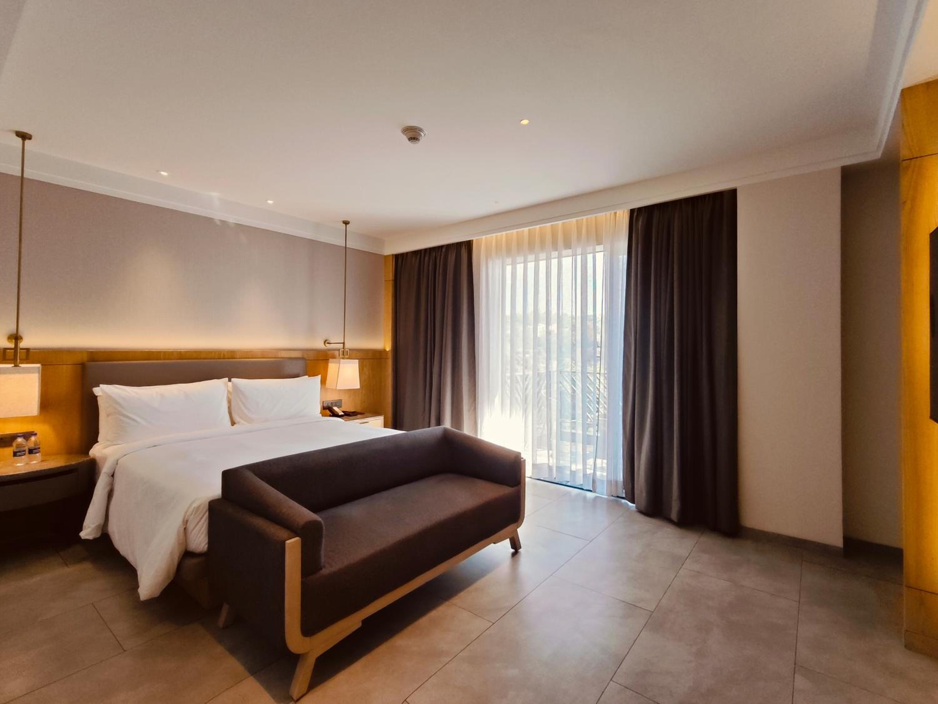 Premium, Cottage, King Bed, Statue View, Balcony