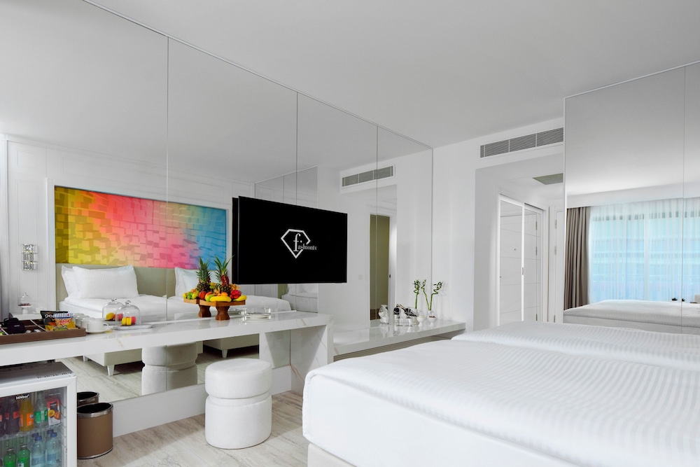 PEARL ROOM PARTLY SEA VIEW