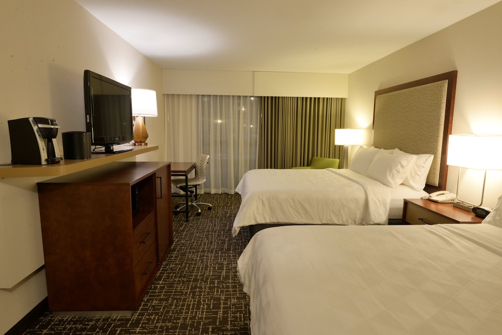 Holiday Inn Hotel Suites Minneapolis Lakeville 16/46