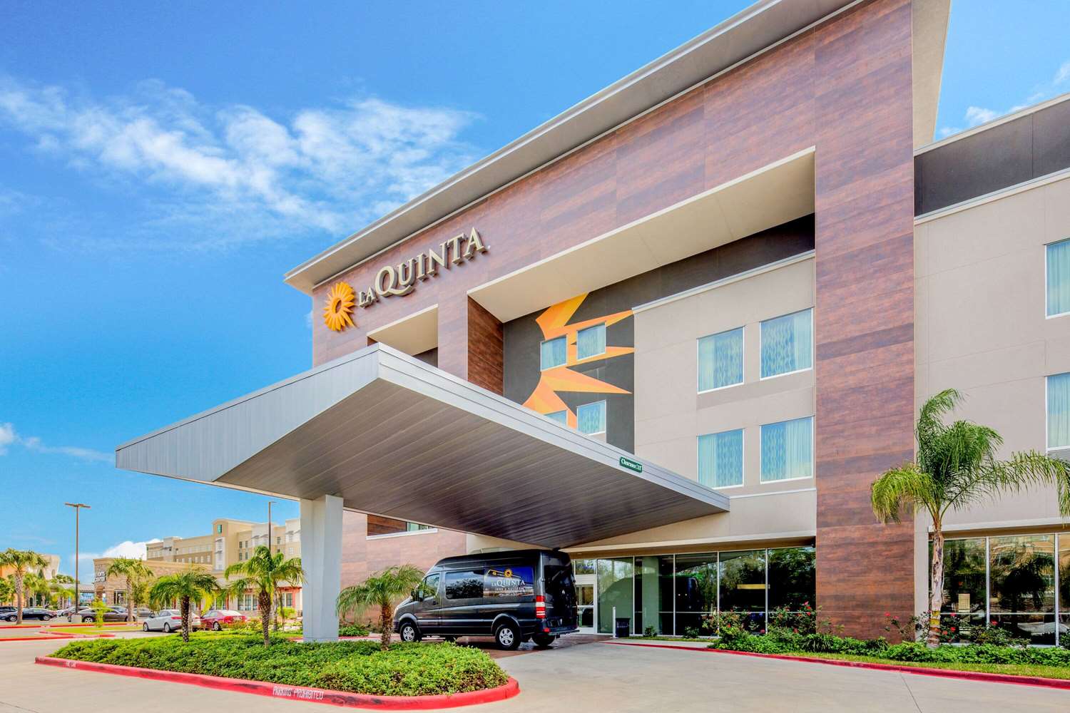 La Quinta Inn And Suites By Wyndham Mcallen Convention Center 6/56