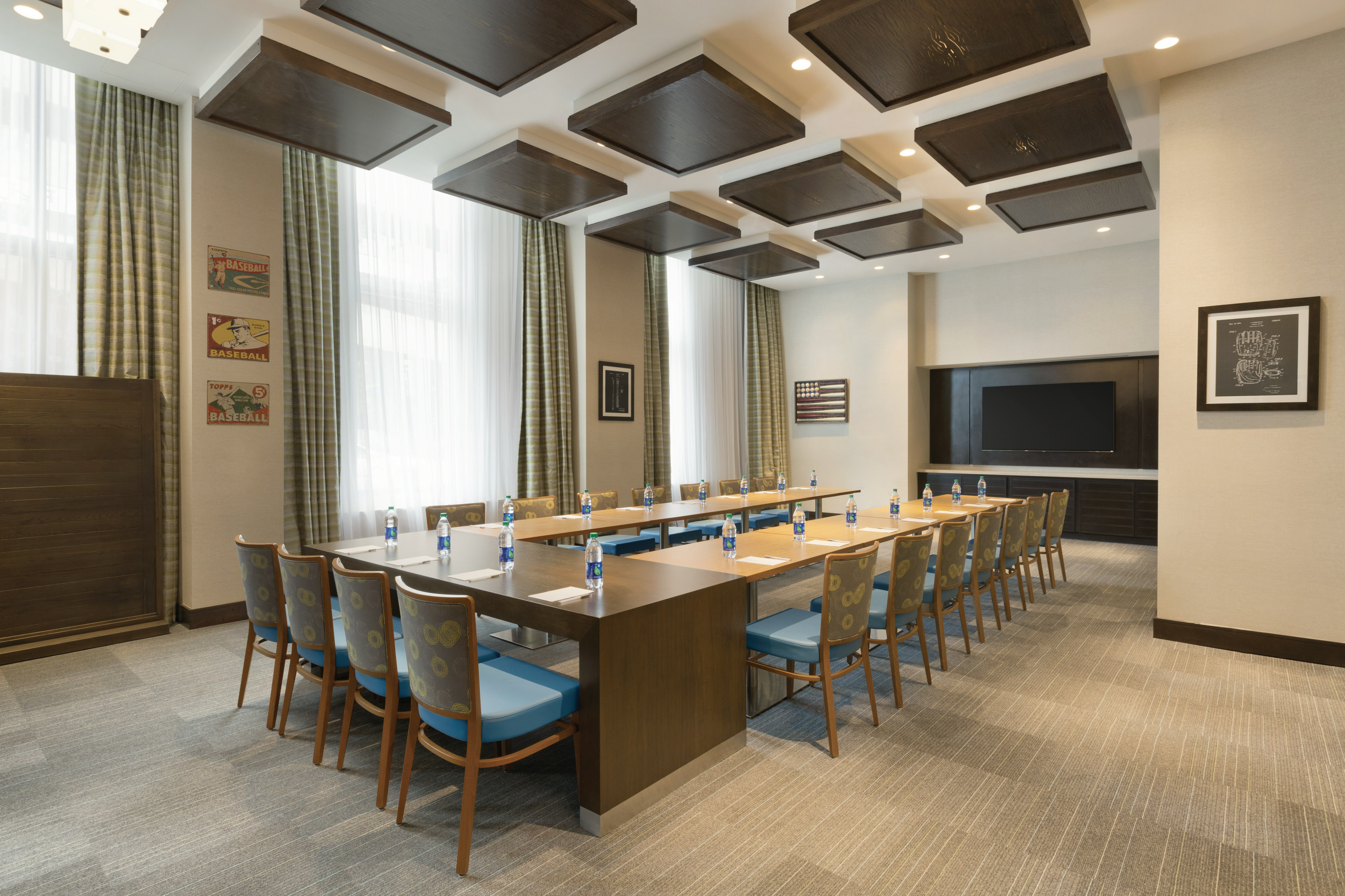 Hampton Inn and Suites Washington DC Navy Yard 52/55