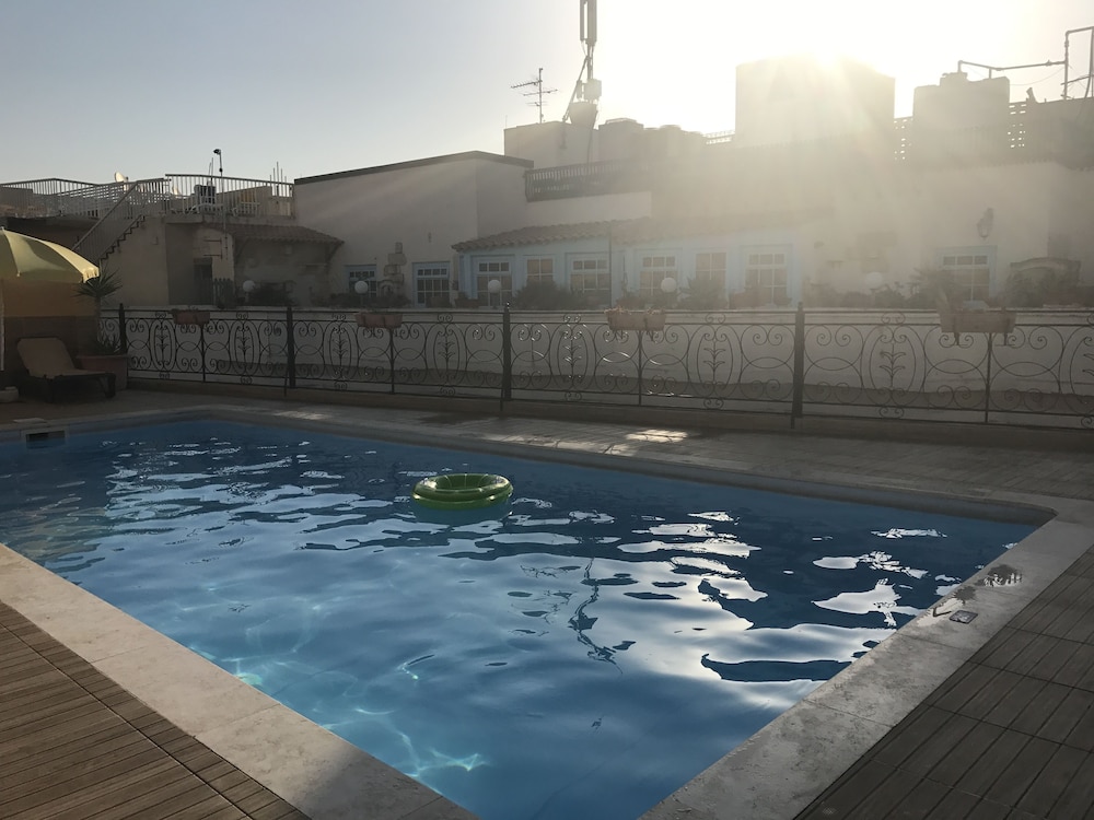 Windsor Hotel Sliema 31/51