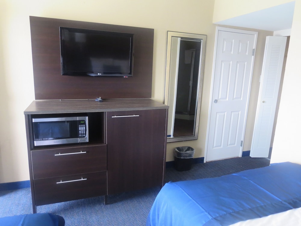 ROOM, KING BED
