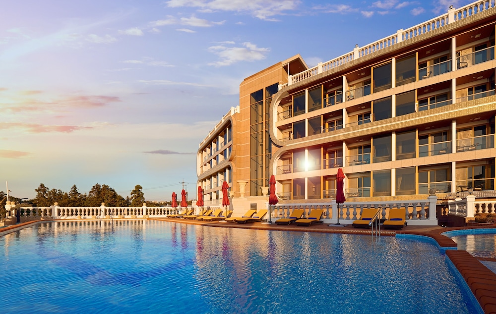 Goldone Hotel And Suites 7/72
