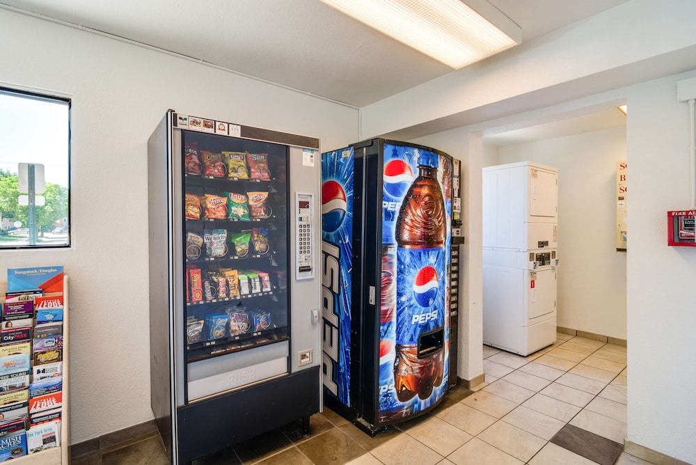 Motel6 Schiller Park, IL - Chicago O'Hare 11/48