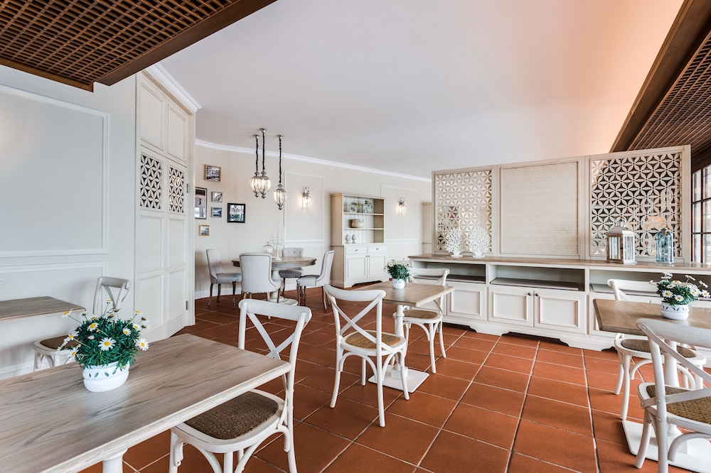 Madrigale Panoramic, Lifestyle & Soulful Hotel 62/76