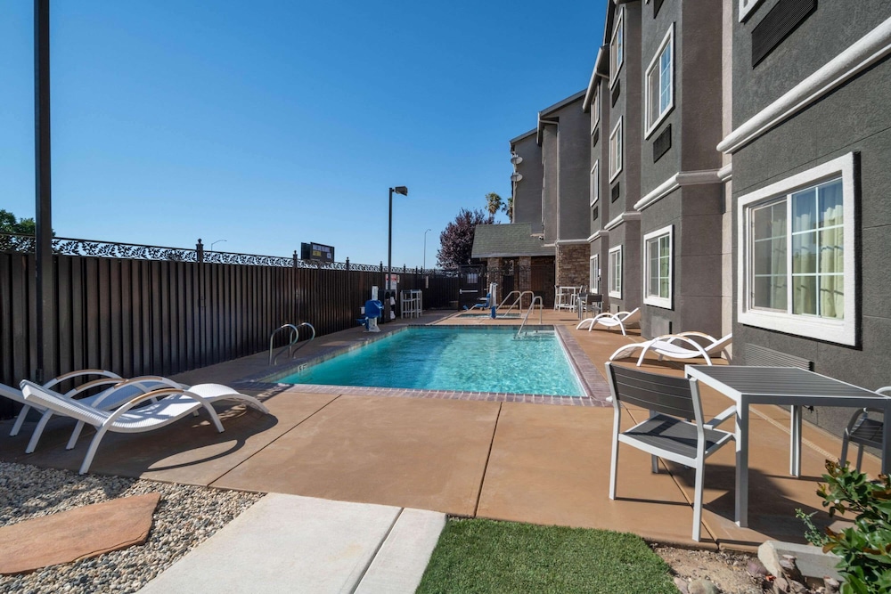 Microtel Inn Suites By Wyndham Tracy 31/67