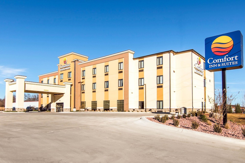 Comfort Inn and Suites Independence 2/40
