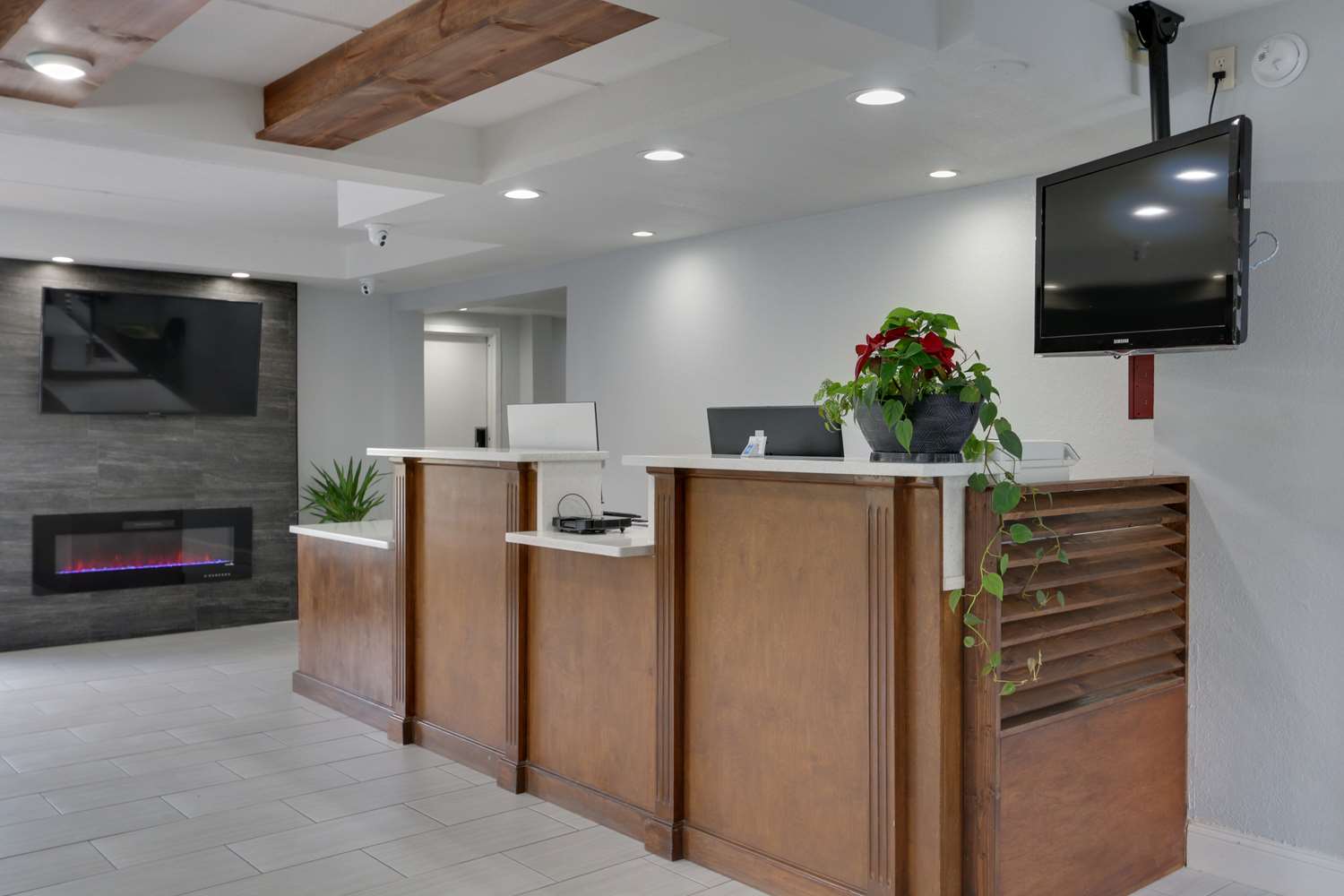 Baymont by Wyndham Ridgeland I-95 6/16