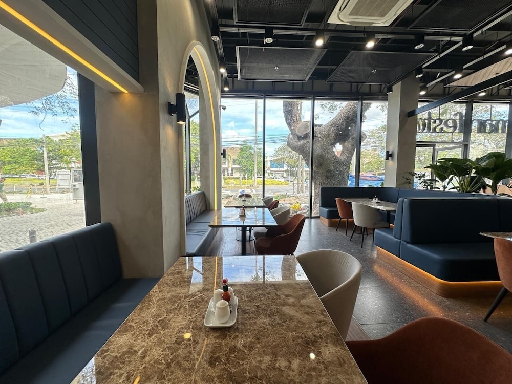 Ibis Styles Subic 28/48