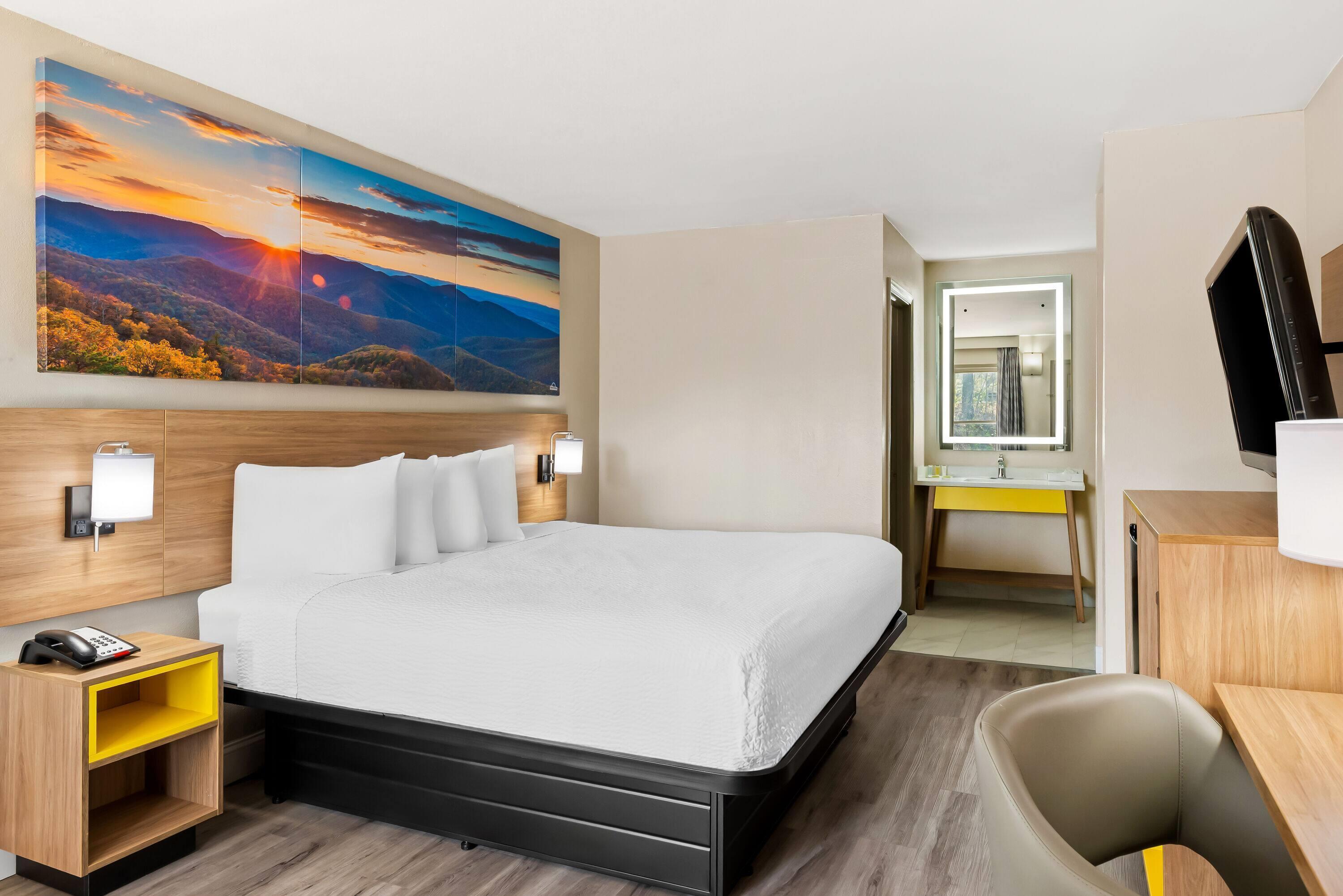 Room, King Bed, Smoking, Days Inn by Wyndham Petersburg/South Fort Lee 2/4