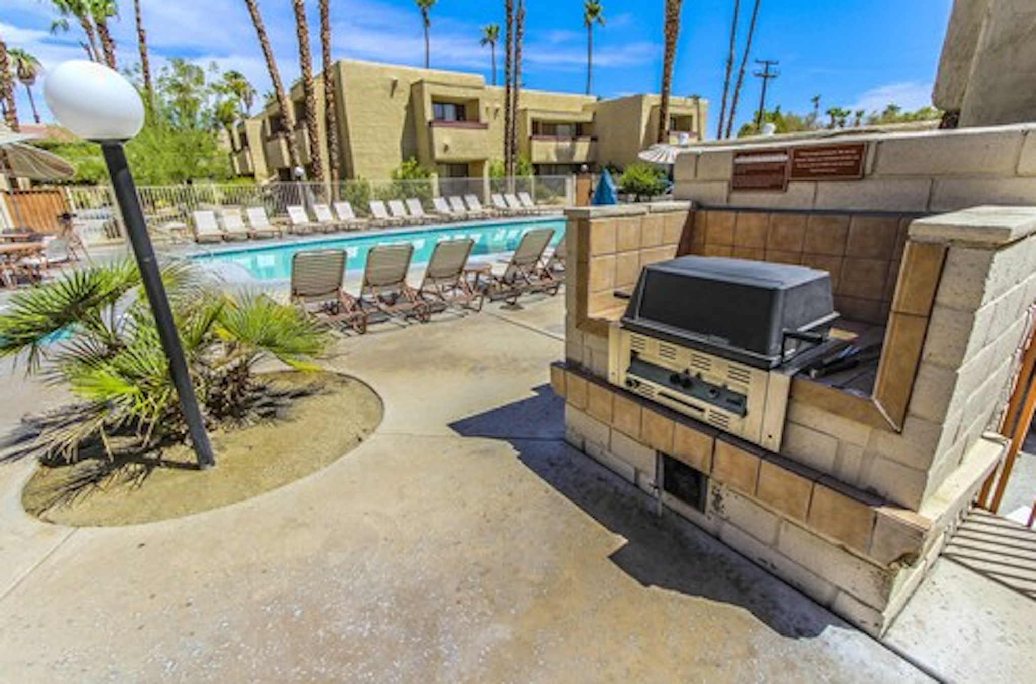 Desert Vacation Villas 24/27