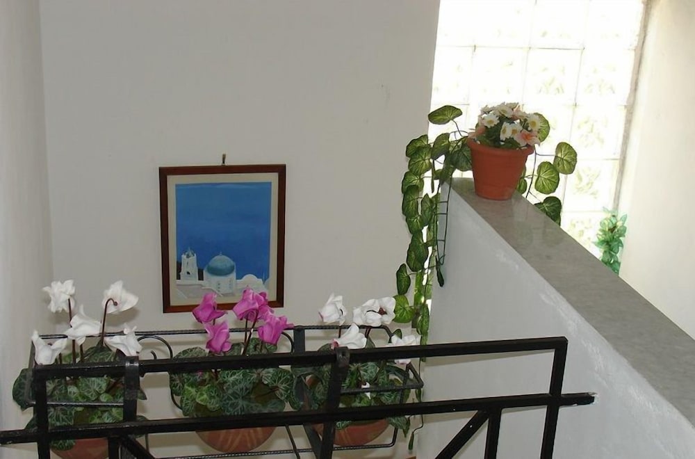 Monambeles Villas 7/76