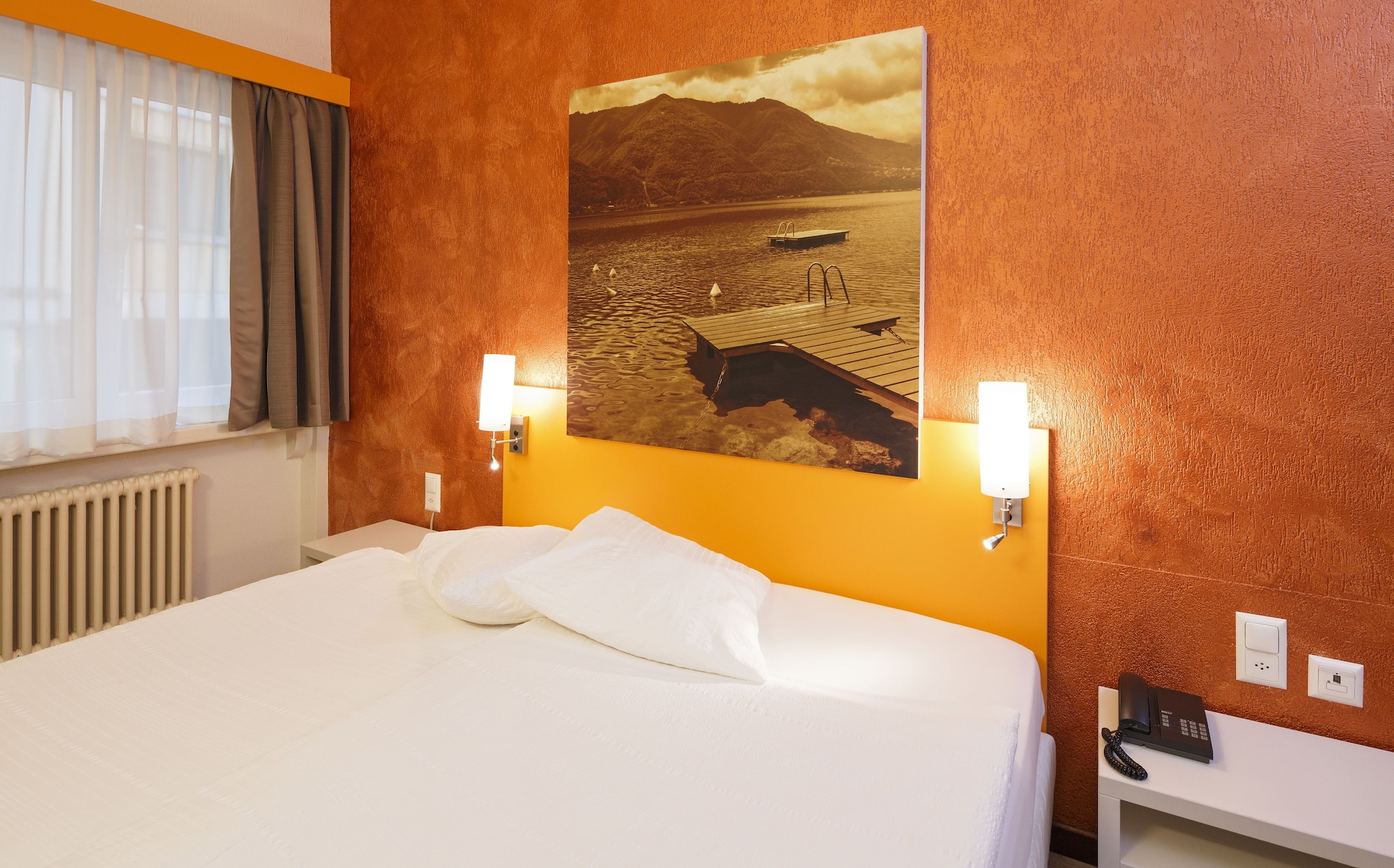 ECONOMY, TWIN BEDS