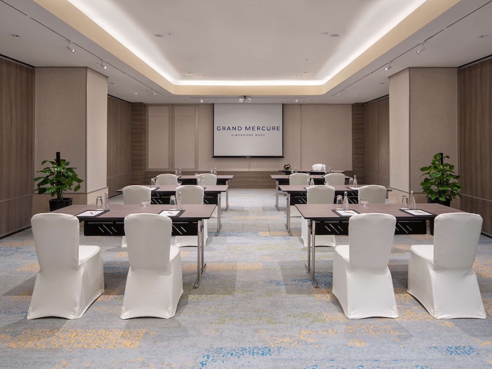Grand Mercure Singapore Roxy 55/66