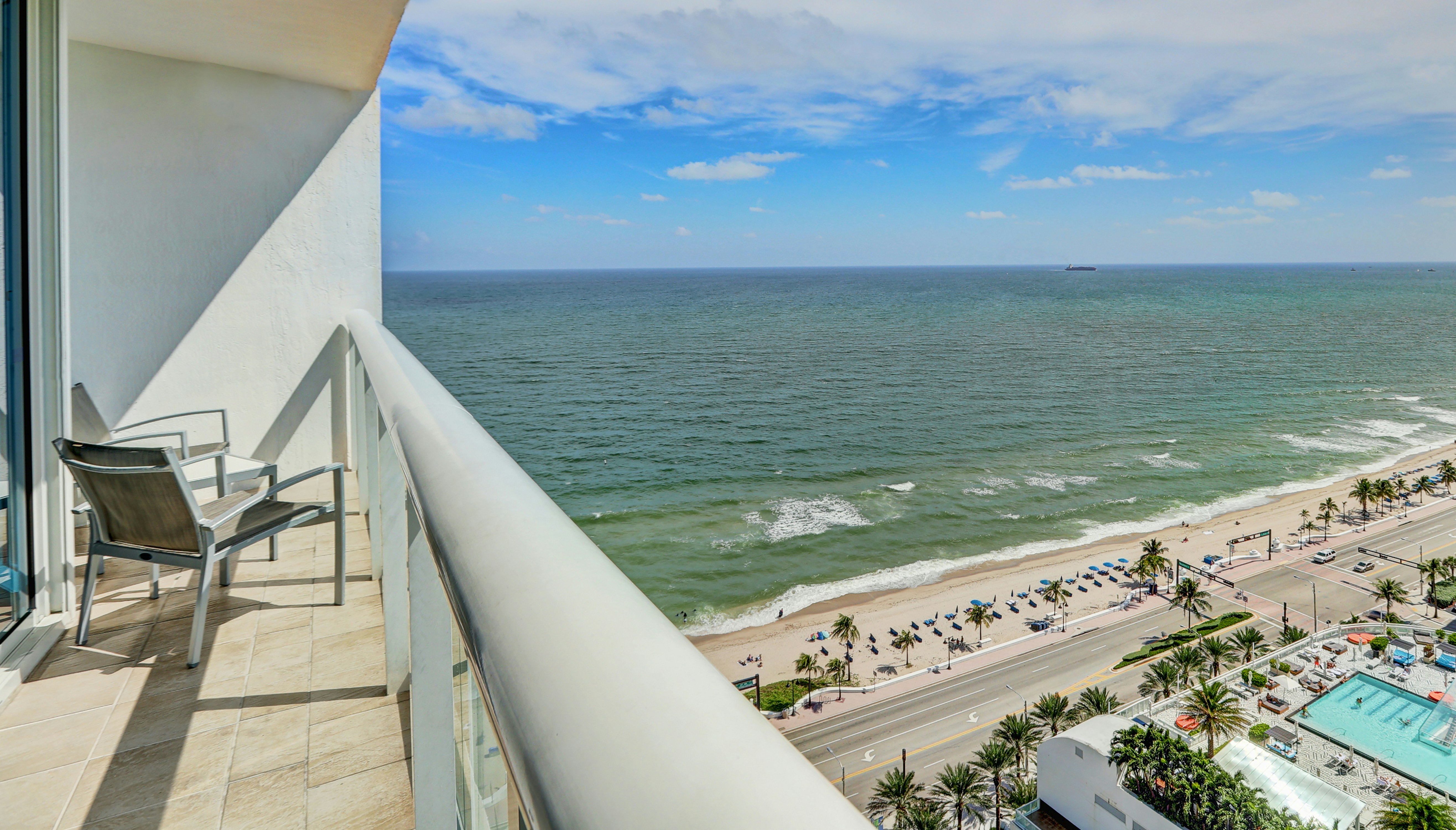 1 BEDROOM, SUITE, 2 QUEEN BEDS, OCEAN VIEW