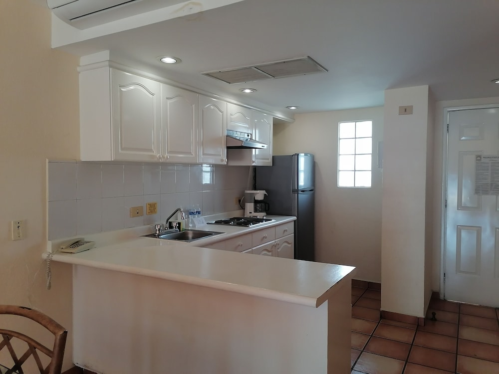 Hotel And Suites Las Palmas Los Cabos 4/68