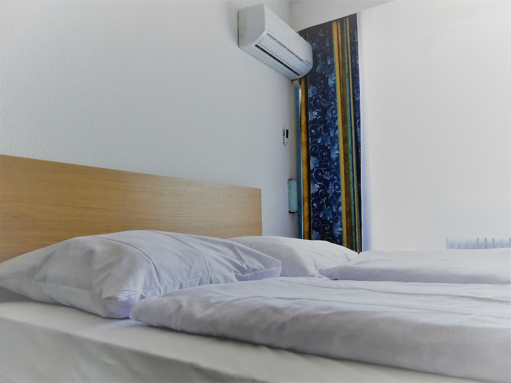 2 BEDROOMS, SUITE, CATHEDRAL VIEW, TERRACE
