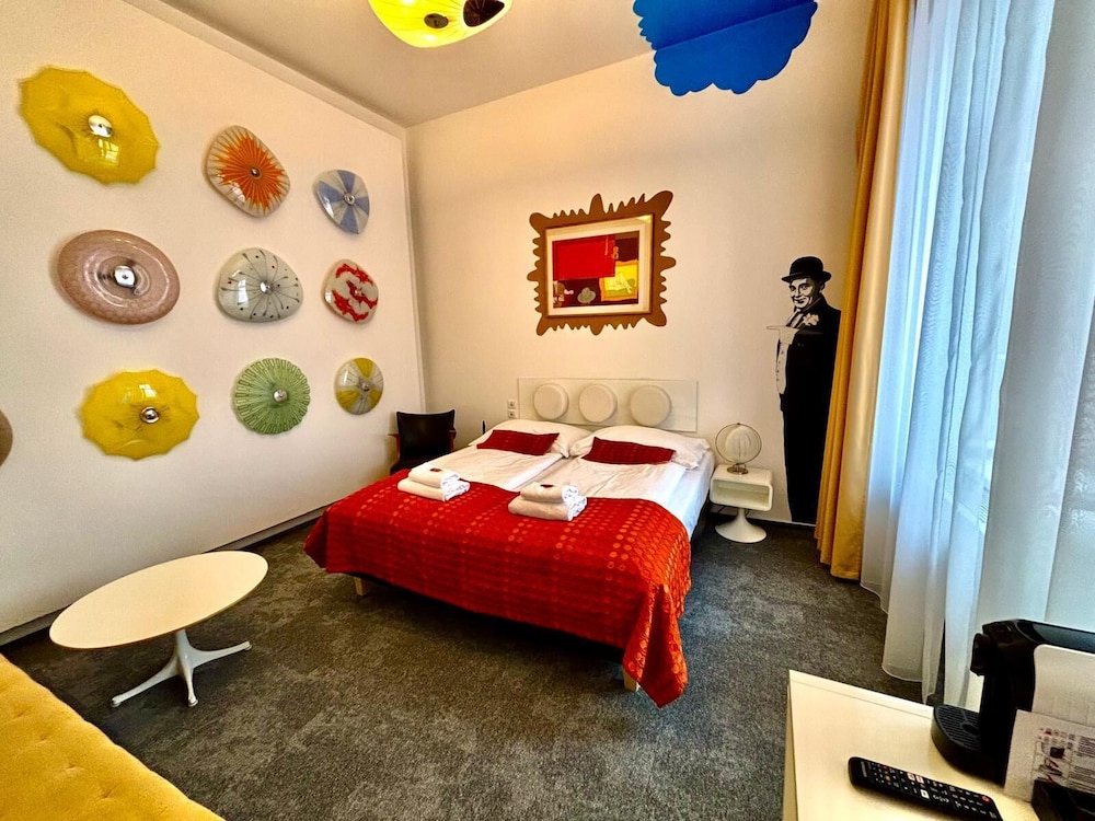 Inner, Atrium, Standard, Queen Bed, with View