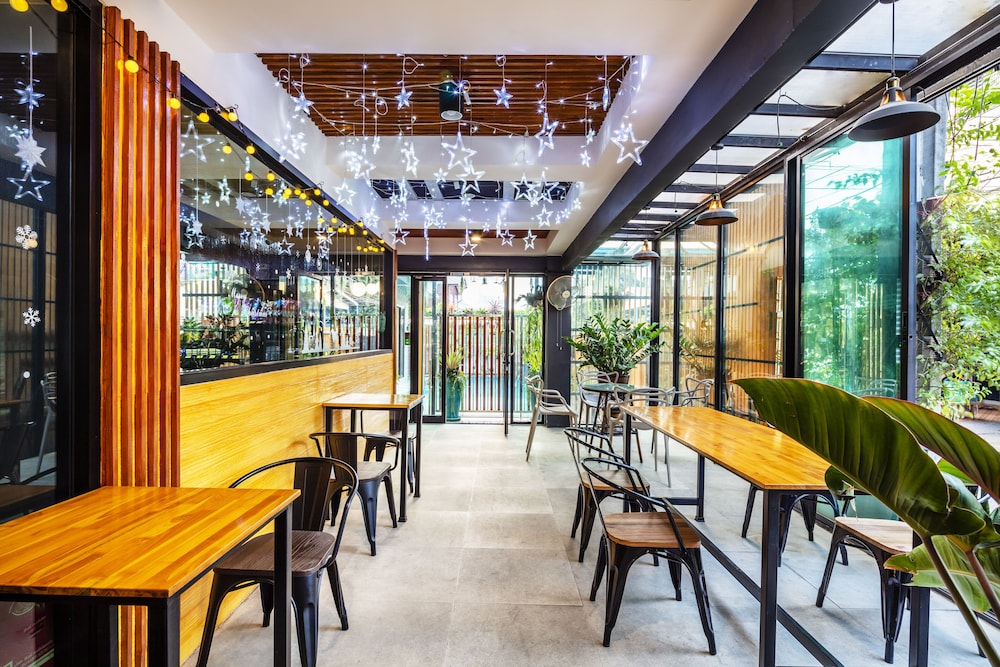 Penyos Residence 69/73