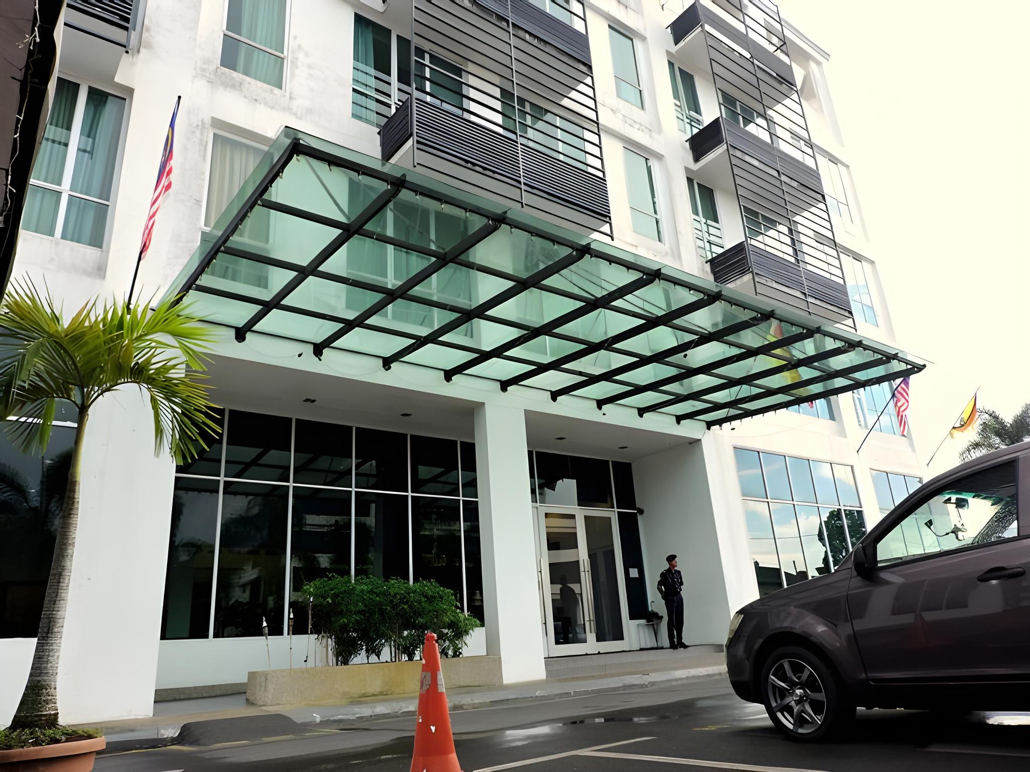 Dormani Hotel Kuching 39/40
