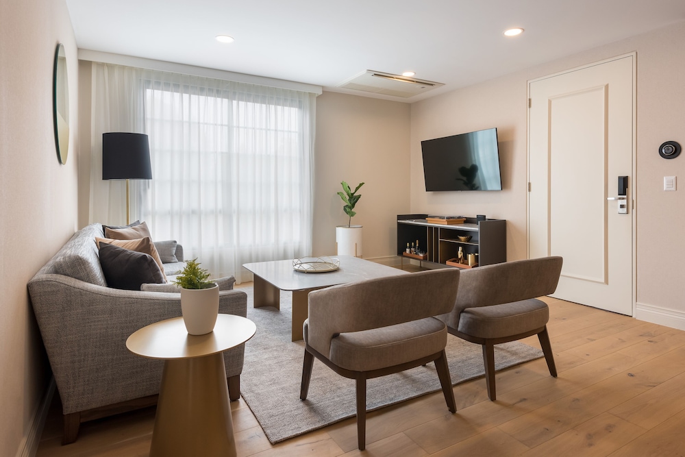 THE AMSTERDAM LUXURY PLUS BY VIADORA 25/44