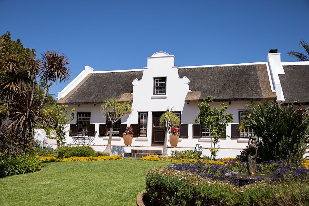 Cape Village Lodge 35/50