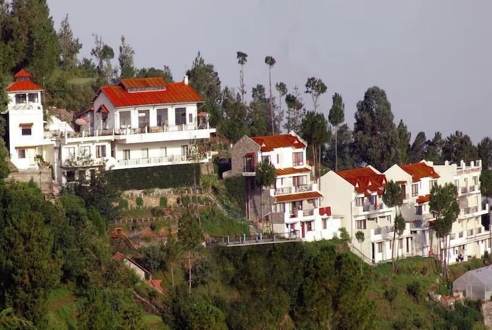 Woodsvilla Resort 44/49