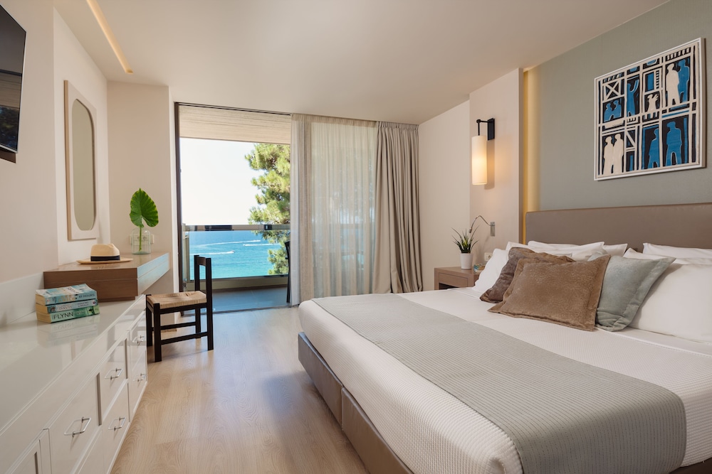 White Rocks Hotel & Bungalows 17/77