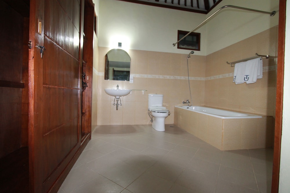 Taman Surgawi Resort And Spa 67/69