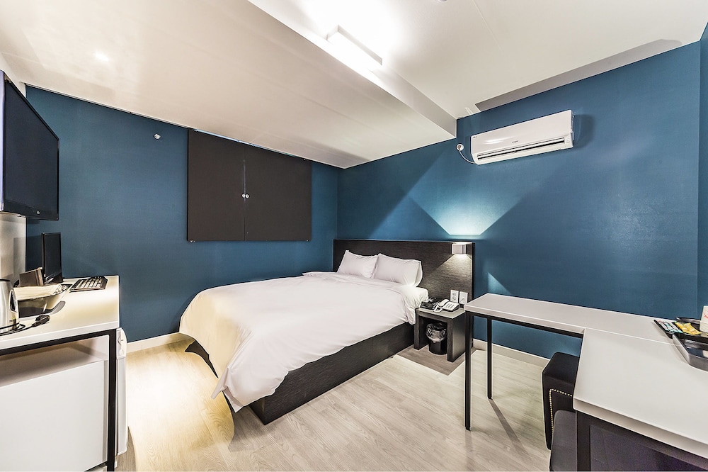 Chuncheon Hotel View 8/17