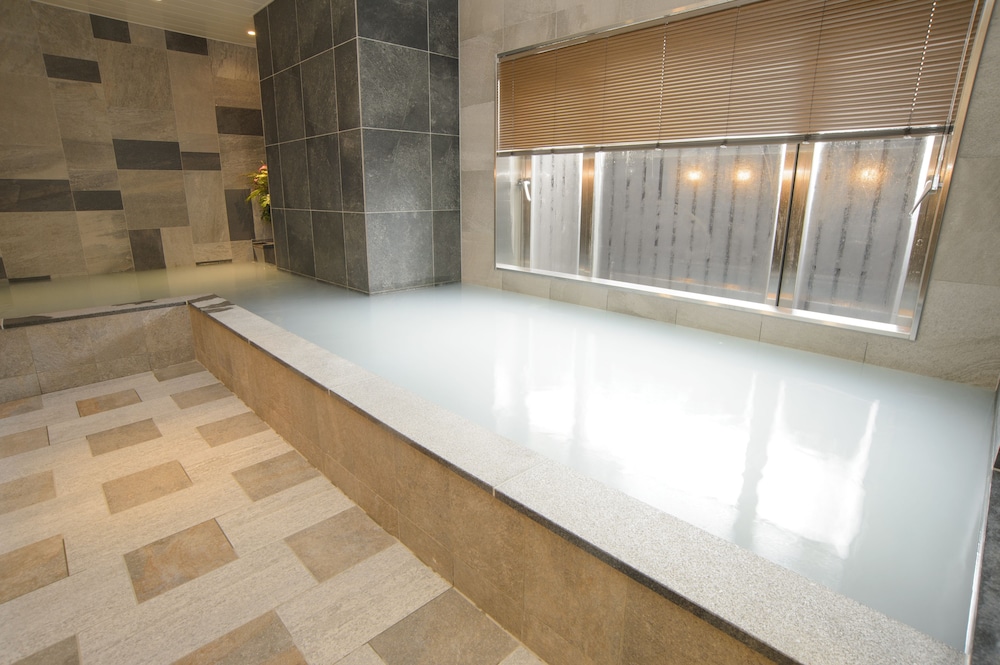swimming pool spa