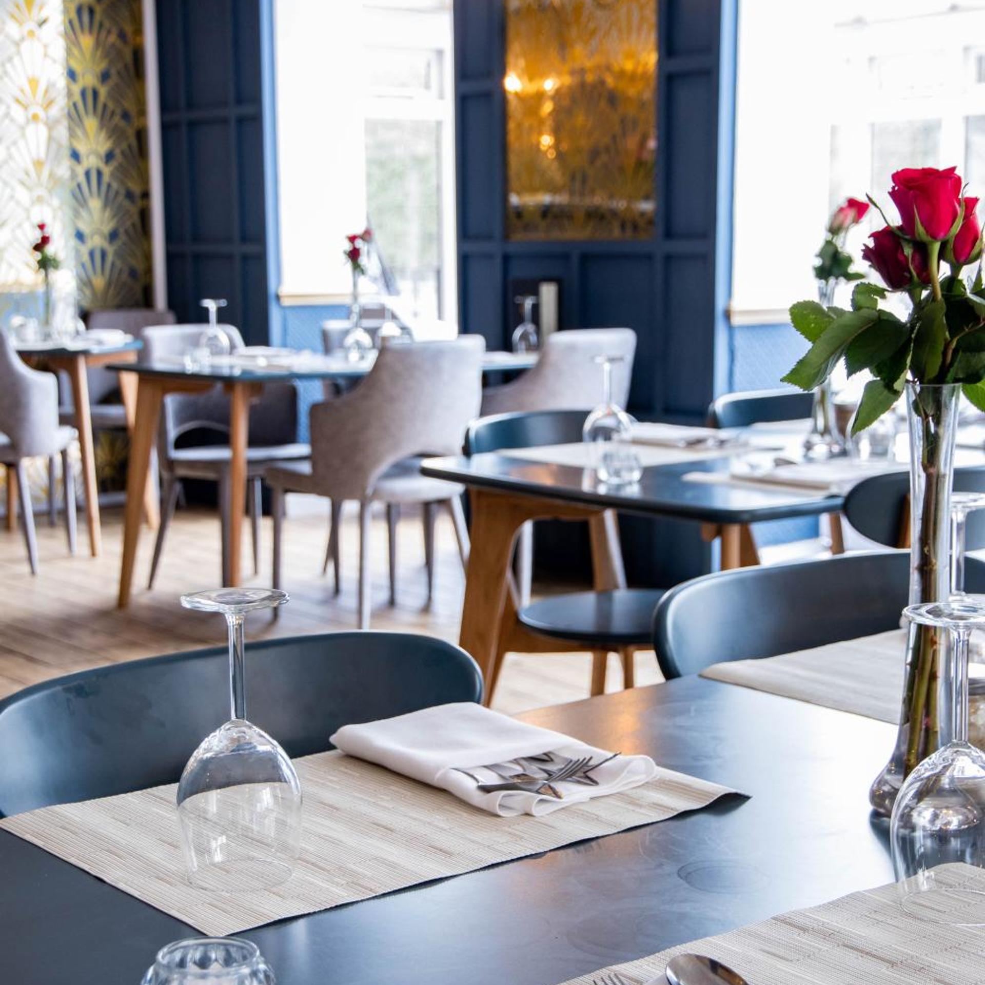 The Jacobean Hotel 40/58