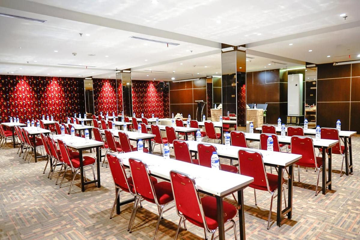 Empress Hotel Makassar 20/23