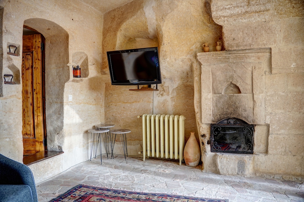 4 Oda Cave Hotel 7/50