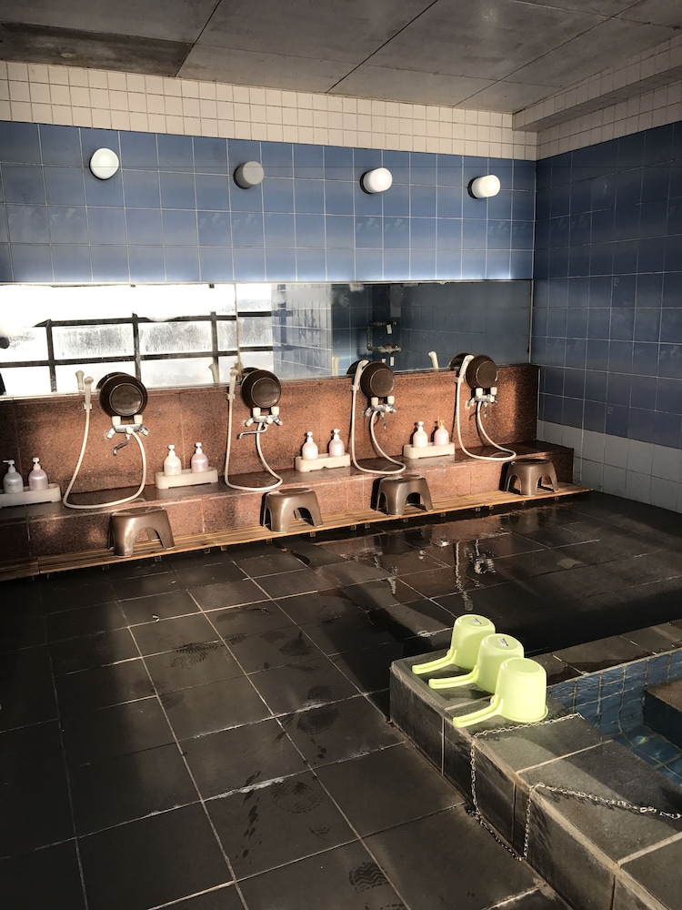 New Makomo Hotel 57/61