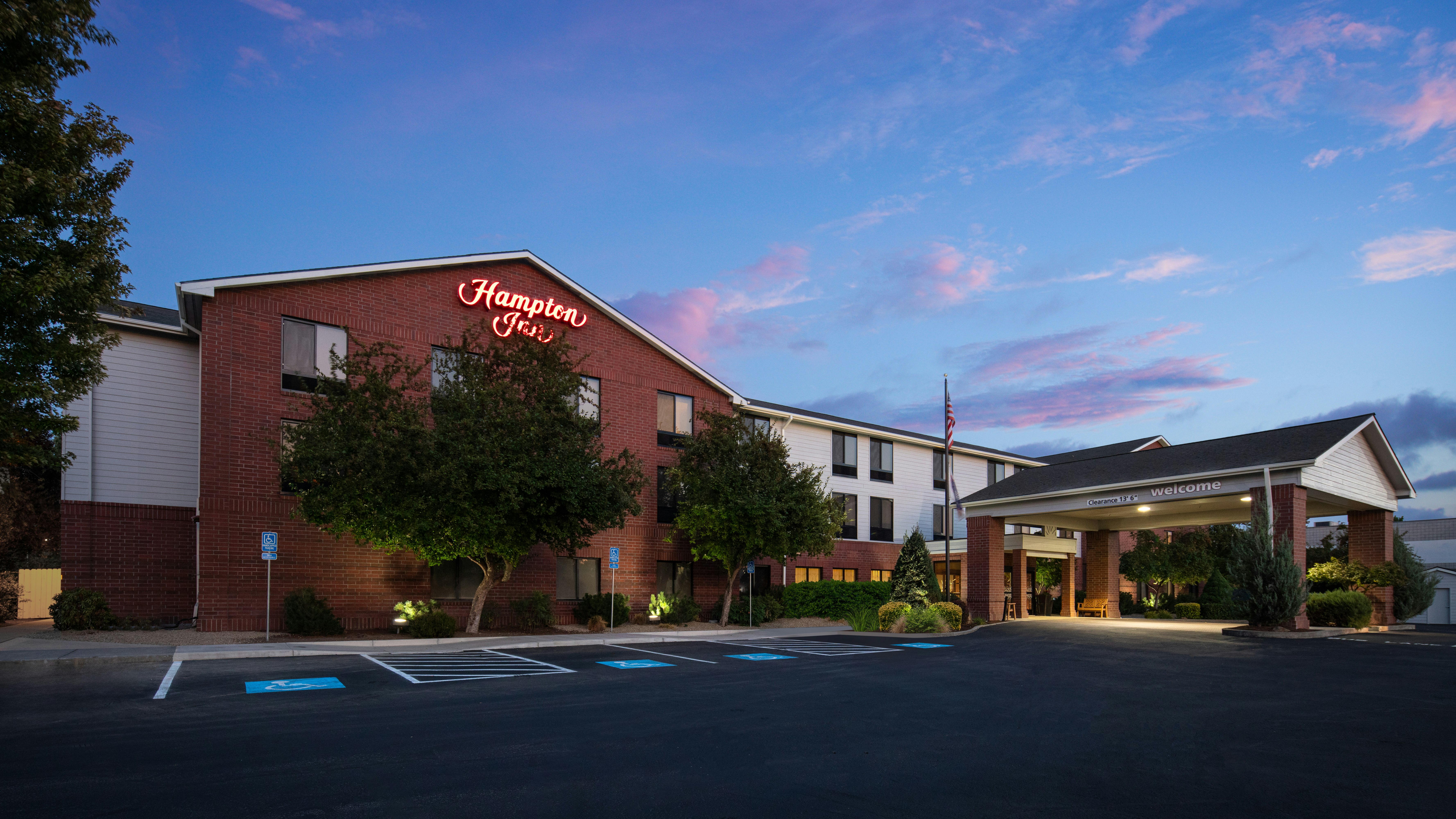 Hampton Inn Medford 4/42