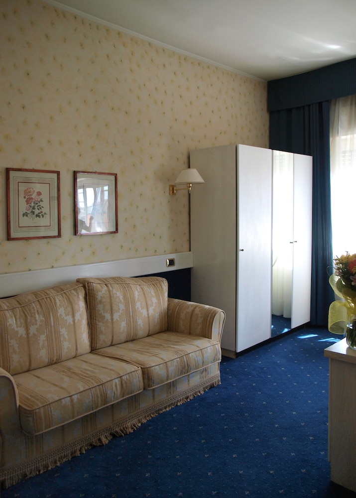 Euro Hotel 29/38