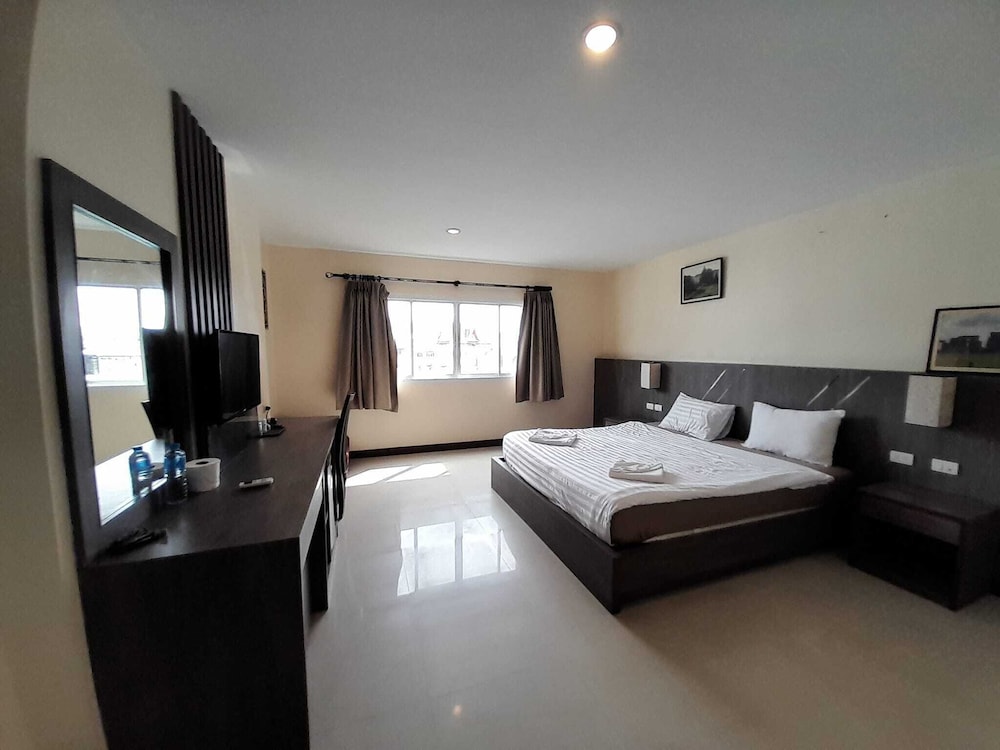 The Cocoon Patong 40/50
