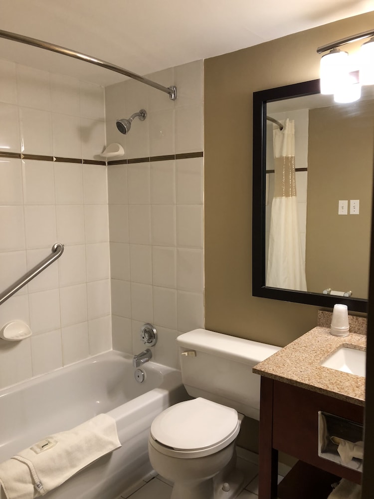 غرفة بسرير كينج، Days Inn by Wyndham Terrace 6/7