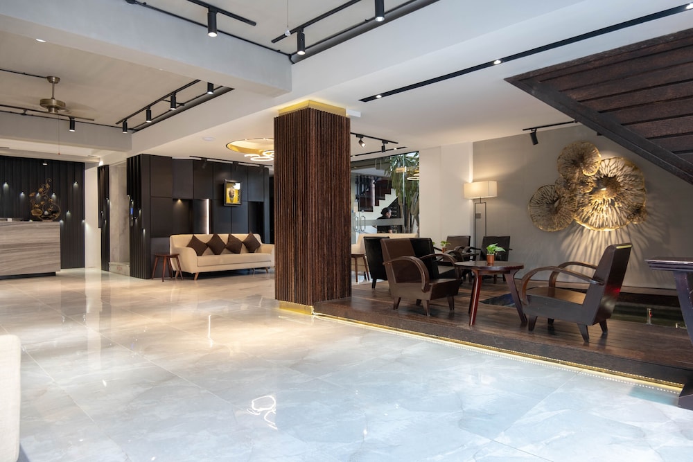 KING GRAND BOUTIQUE HOTEL 9/73