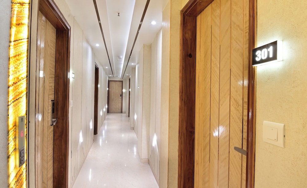 Hotel Aman International 39/67