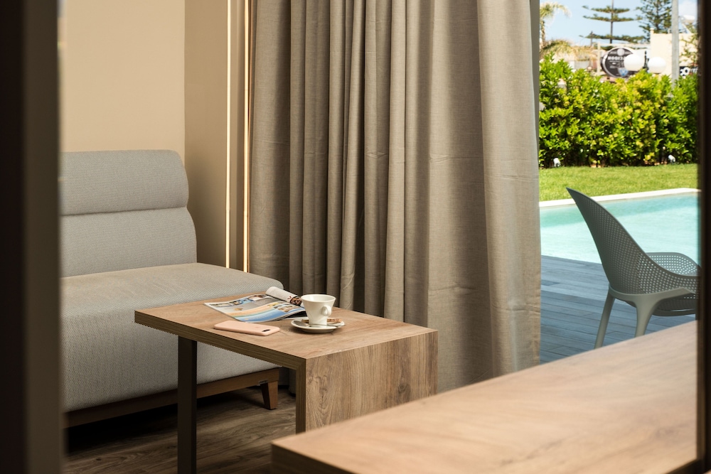 Atlantica Amalthia Beach Hotel 43/65