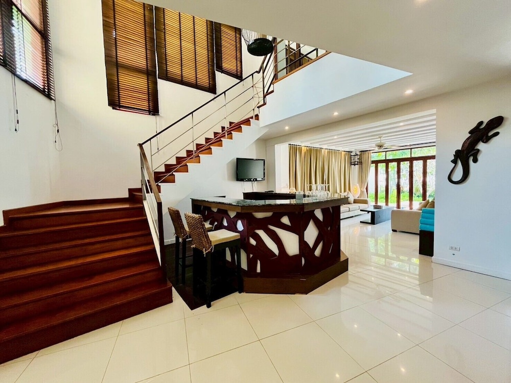 Amatapura Beach Villa 12 12/57