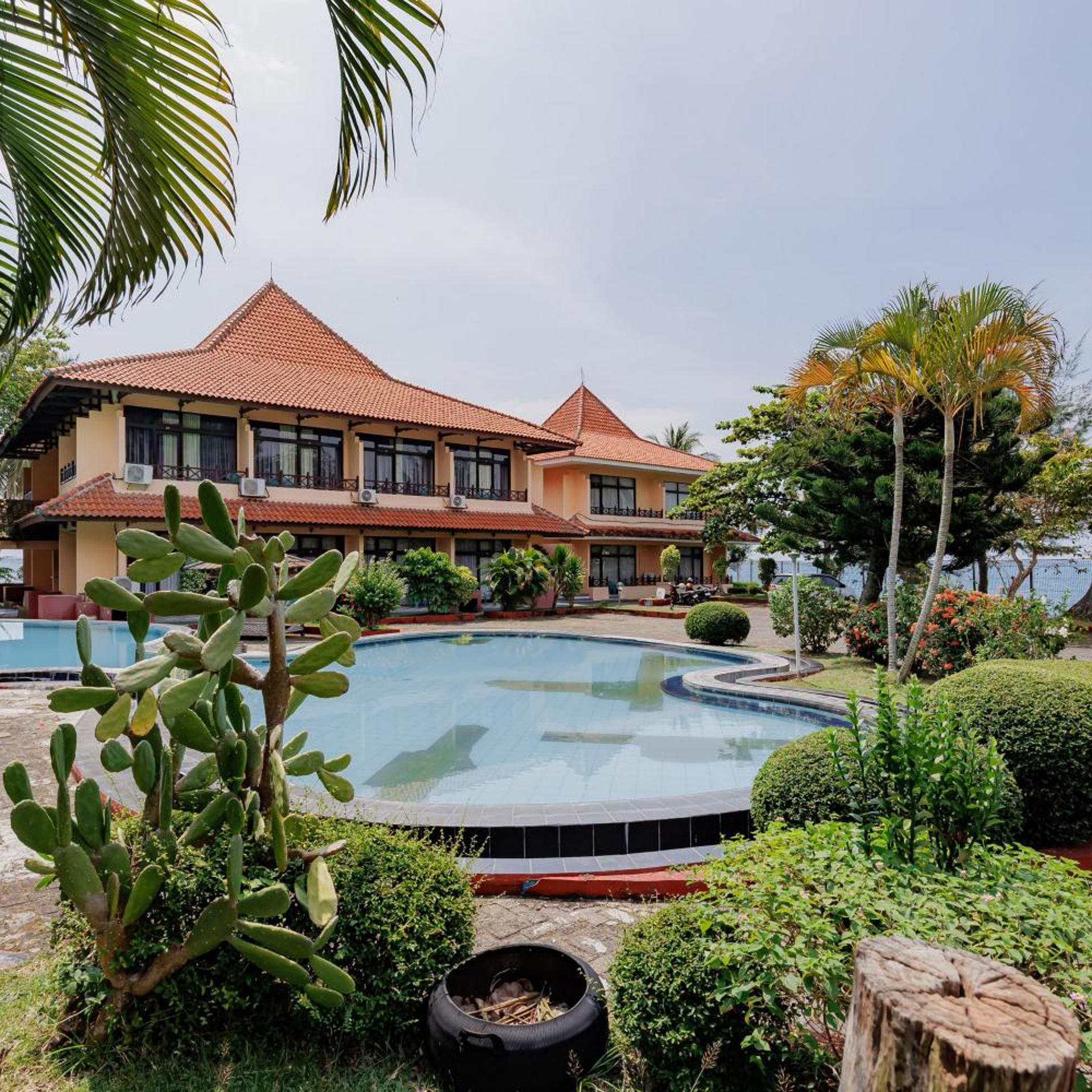 RedDoorz Plus near Tugu Mercusuar Anyer 43/50
